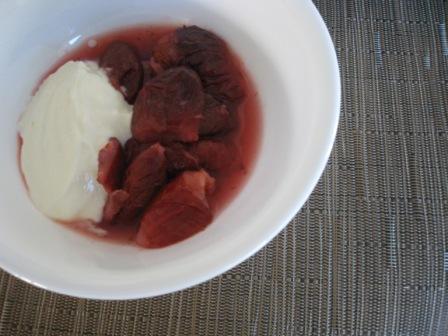 Rainforest fig and strawberry jam compote with yoghurt